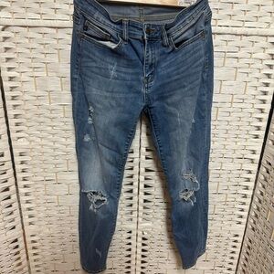 Judy Blue distressed sz 28/7 relaxed‎ fit
